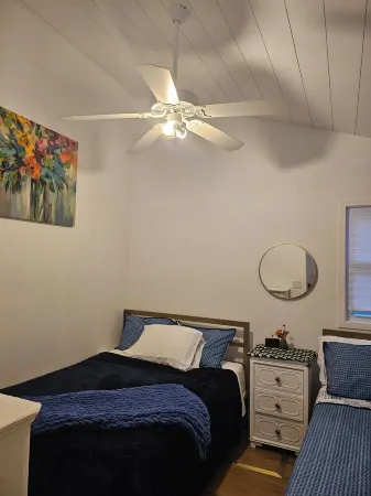 Waterfront Cozy Cottage