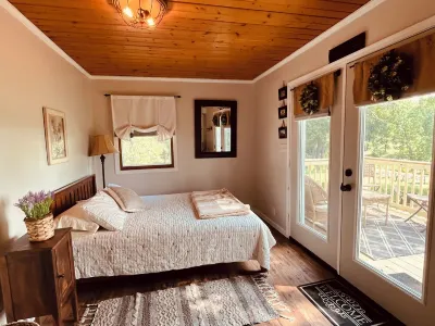 Near Ruoff Grand Park Mable’s Farm 3BR Sleeps 8+ Country Setting Great Views