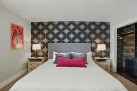 1 min from Lindon Temple- Hot tub, Sleeps 16, Xbox, Poker, 6 Bed
