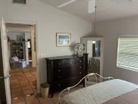 Charming Dog-Friendly, Tropical Backyard. 1 Queen, 1 Full, 2 Twin Beds, 2 Baths - 3-Star
