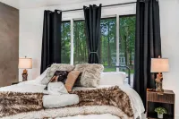 Cozy Ranch by the Lake w/Hot Tub in the Mountains