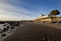 Black Sands Inn