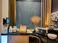 โรงแรม HHE Express - พร้อมอาหารเช้า