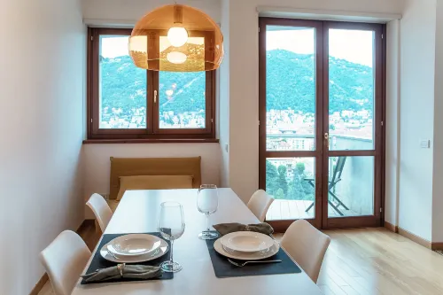 Bird's Eye View - by Myhomeincomo - vue sur la montagne