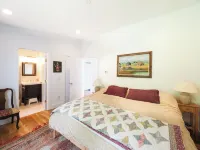 Charming 6 Bdrm Countryside Stay, Sauna and HotTub