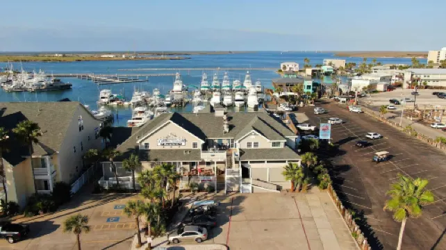 Sailfish at Trout Street Waterfront Escape + Patio Walk to Port A Nightlife