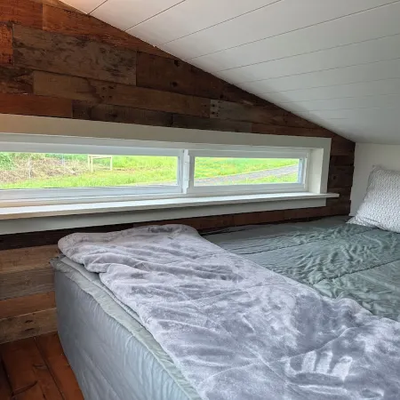 Gorgeous Eco Tiny Home on Organic Farm Within 5 Minutes of Downtown Hilo.