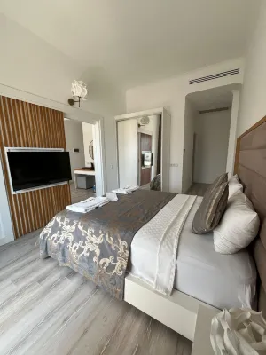 Small Beach Hotel Hotels near Şevket Sabancı Parkı