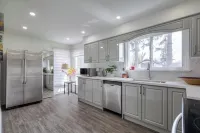 Luxury 3BR Villa Hotels in Barrie