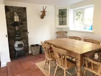 Small cottage with wonderful sea view from the terrace,  sleeps 2 to 4 adults Hotels in Penrice