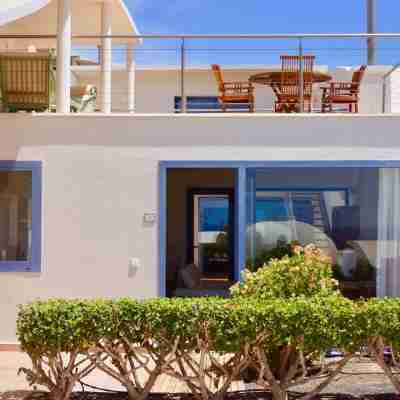 Villa with private pool and Free Wi-Fi, close to the sea, sheltered courtyard Hotel Exterior