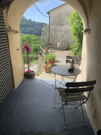 Rustic vacation apartment in an old oil mill