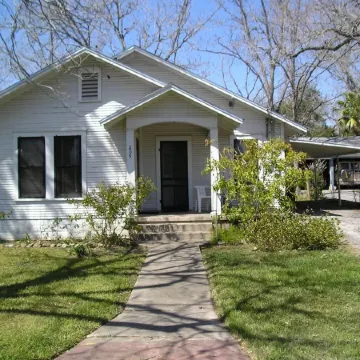 The Barta bungalow in Shiner