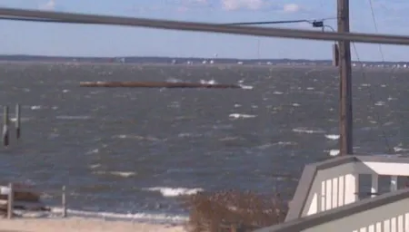 Close To Beach And Bay.  Beautiful Sunsets! Отели рядом с достопримечательностью «Бичфронт»