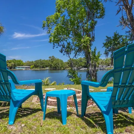 Welcome to the scallop shack! Newly renovated and on the water in Crystal River!