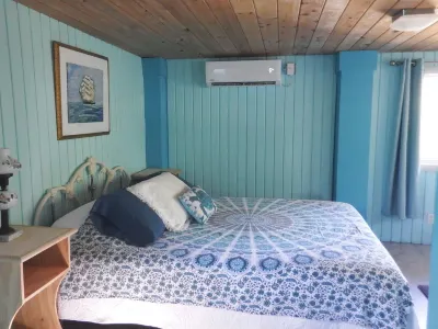 Historic Island Retreat on Little Exuma  호텔