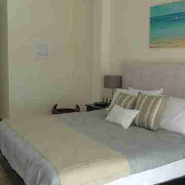 3 bedroom ocean view condo located on Eagle Beach Rooms