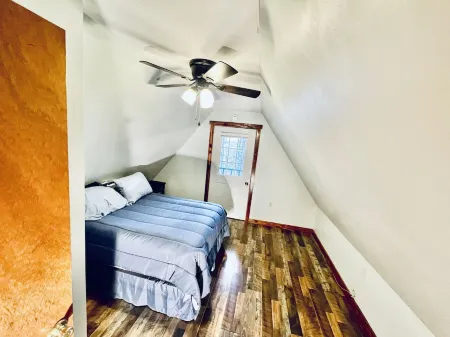 The Getaway - Wi-Fi - Pet friendly - 45 Acres - New Deck