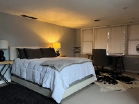 Hidden Gem Charming 2-bedroom apartment in delightful Lexington Hotels in 