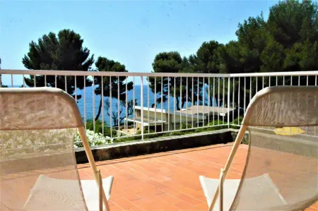 Superb villa in a private residential field - Large pool Отели рядом с достопримечательностью «Plage d'Arène Cros»