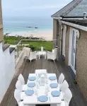 Gull Rock is a Frontline House above Porthmeor Beach,  with Amazing Sea Views - balcony