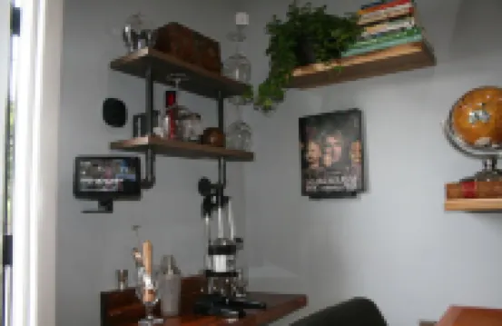 Posh Studio Flat, Smart enabled, WVU Tech District, ADA Compliant, 15% Military