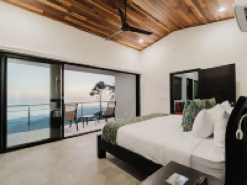 Casa Montaña - Majestic Ocean Views at Dominical Hills Hotels in Savegre