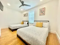 The Hampton • Private Pool • 5 Min to 5th Ave • 10 Min to Beach • Sleeps 16