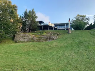 Waterfront Property On Halifax's North West Arm Các khách sạn ở 
