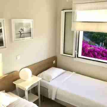 Armonia Villa, Stunning views, private pool, peaceful location, sleeps 2-7 Rooms