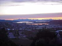 'Harbor View Grand'—Grand View, Home, Hot Tub, Sauna, and Concert Grand Piano. Hotel di Oak Harbor