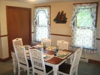 Beautiful, Secluded Island house, Sleeps 12 nearby ALL Attractions