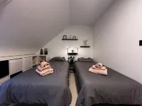 Cozy chalet – garden, hiking & workspace HS Wifi, Houthalen, Genk Hotels in Houthalen