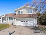 Country in the City Newly Renovated 3 Bedroom 5 Bed Vacation Rental