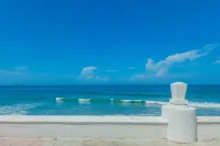 Luxury Oceanfront Retreat with Pool in El Centro - Walk to North Beach