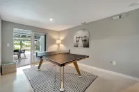 Luxe Paradise Escape on a Canal!