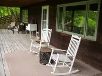 Casual comfort between Boone & Sugar. A retreat w/ soul, High Country centered. 세븐 데빌스 호텔