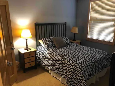 Keystone Condo - Steps Away from Gondola!
