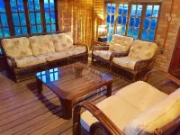 White Mountain Hotels in Lima Duarte