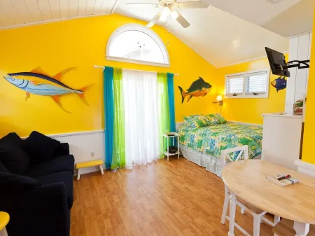 Relaxing, Cheerful ~ OCEANFRONT ~ Perfect for 2 Отели в г. Хаттерас