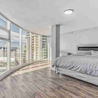 Downtown Sub Penthouse W City Views Rooms
