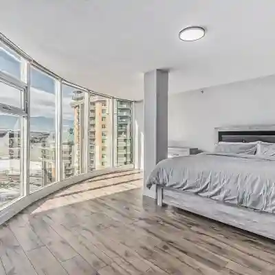 Downtown Sub Penthouse W City Views Rooms