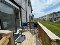 Only 10 Mins From Niagara Falls Hotels in Thorold