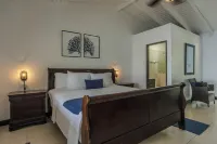 Blue Waters Inn Отели в г. 