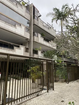 Lindo Apartamento Jardim Oceânico, Próximo a Praia da Barra da Tijuca Отели рядом с достопримечательностью «Sao Conrado»