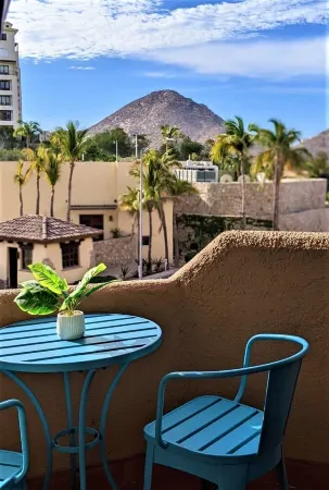 New Remodel / Spanish Chic Suite on the Cabo Marina Отели рядом с достопримечательностью «Los Cabos Whale Shark»