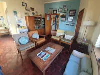 Salty Jackal Surf Camp Hotel di Langstrand