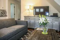 Elegant Apartment Near Downtown St. Helena