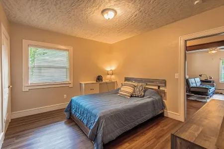 Mountain Views Newly Renovated Home