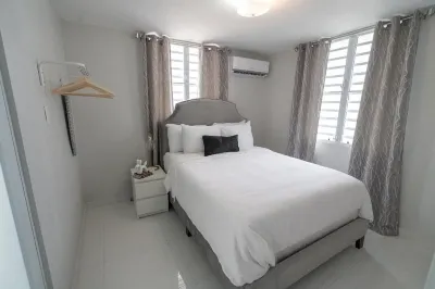 Beautiful modern apartment close to airport and the beach Express Factory Outlet附近的飯店